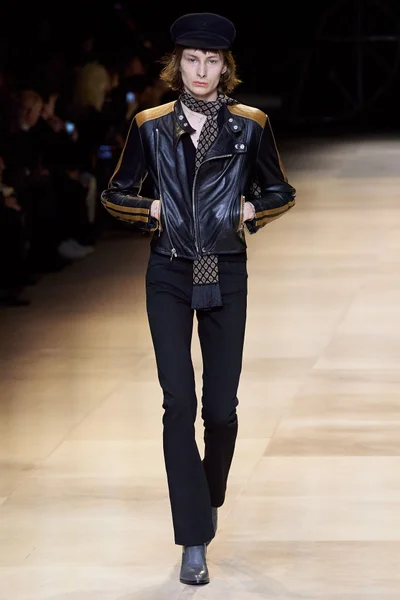 Look 50